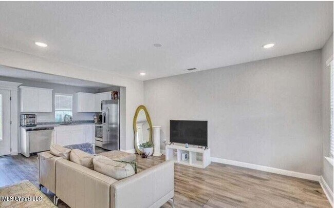 Building Photo - 13227 Willow Oak Cir