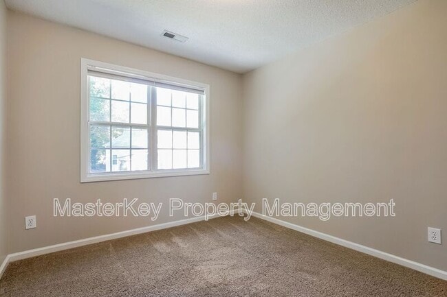 Building Photo - 105 Grandtree Ct