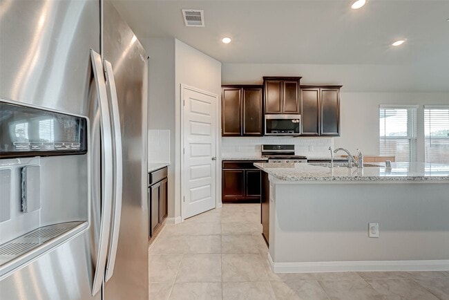 Building Photo - 3206 Dry Creek Dr