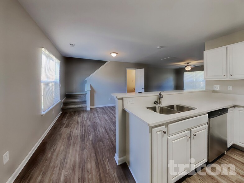 Building Photo - 1316 Crandon Dr