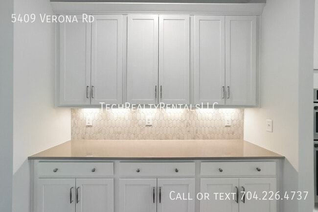 Building Photo - 5409 Verona Rd