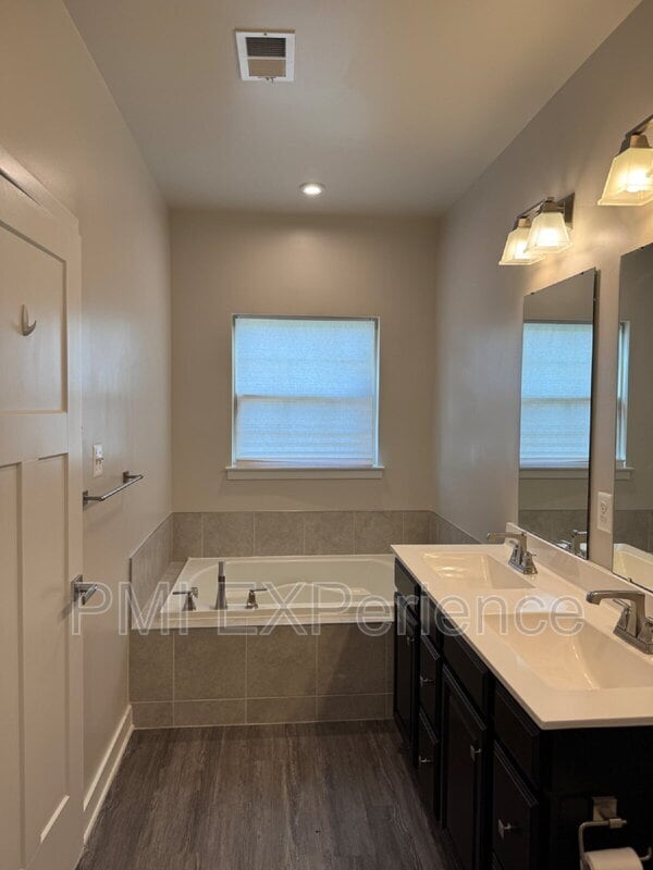 Building Photo - 16508 Anegada Dr