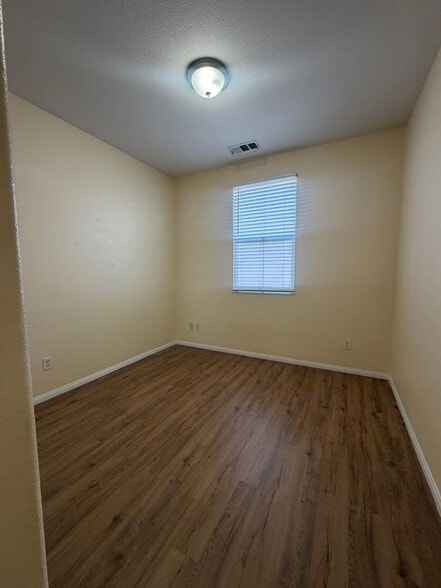 Building Photo - 13290 Murano Ave