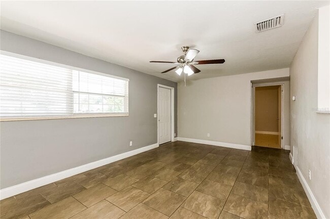 Building Photo - 5820 21st St W