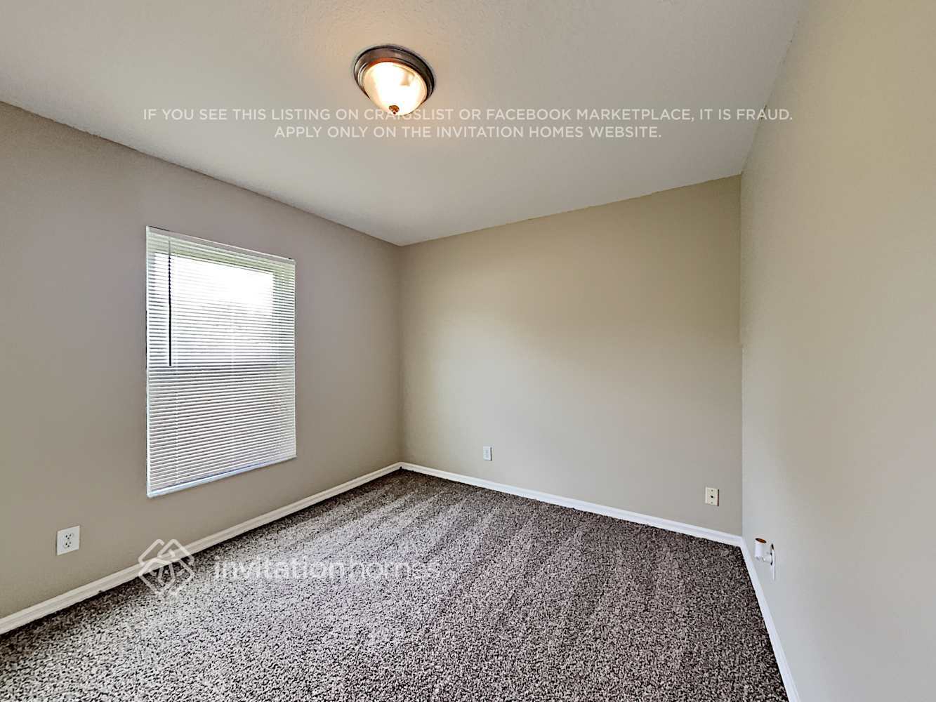 Building Photo - 5816 33rd Dr E