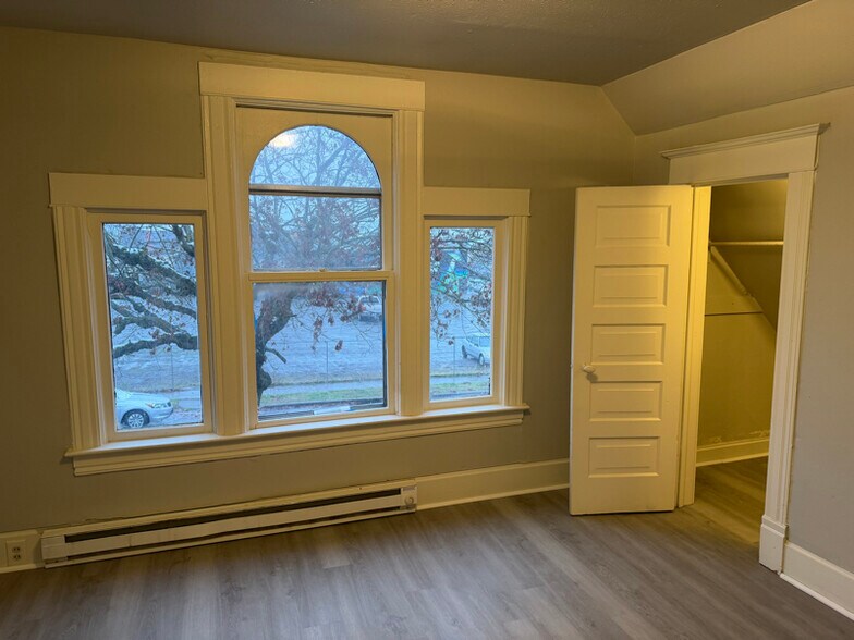 Building Photo - 1309 N Madison St