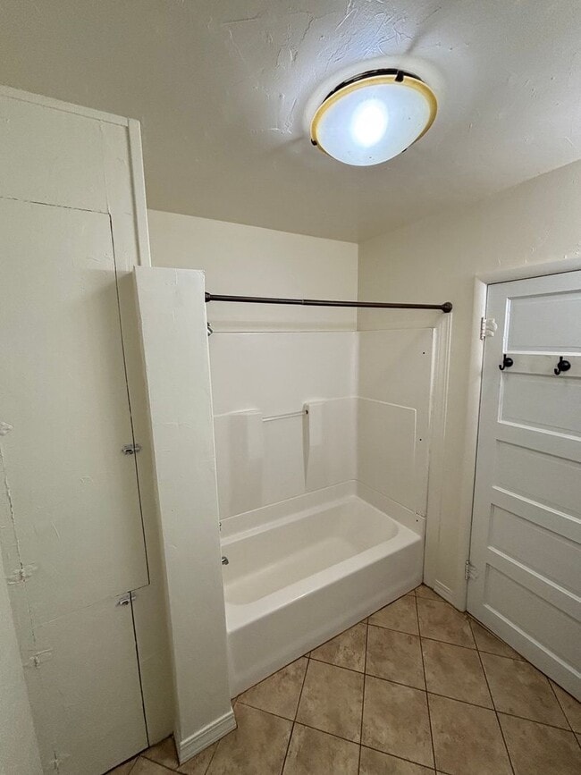 Building Photo - HOUSE ON 16TH STREET (P#136)