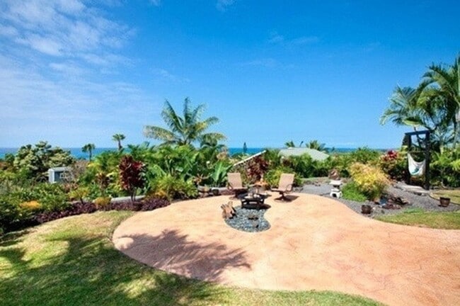 Building Photo - UNFURNISHED 3/2 PRIVATE HOME WITH OCEAN VIEW! AVAILABLE NOW!