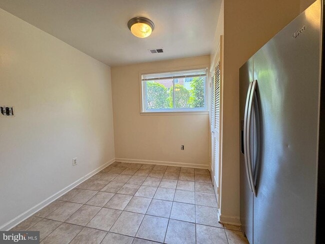 Building Photo - 4675 Logsdon Dr