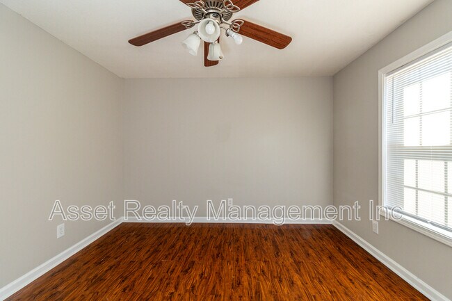 Building Photo - 4622 Ventura Dr