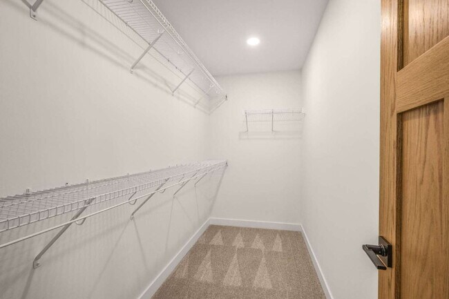 Building Photo - Stunning New Construction in the Heart of Uptown
