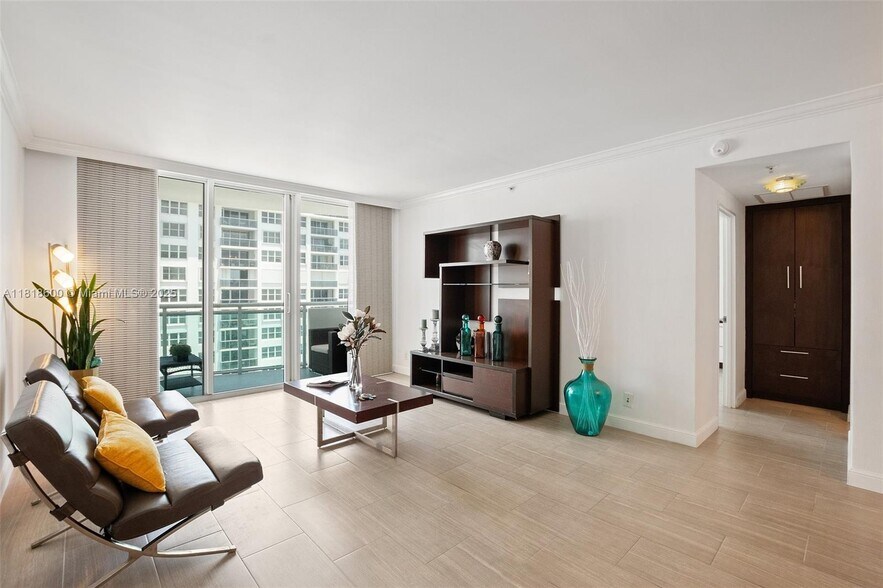 Building Photo - 3001 S Ocean Dr