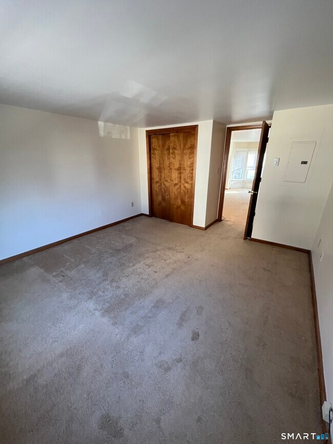 Building Photo - 7 Golden Hill St