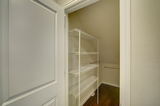 Building Photo - 4Bd/2.5Ba Lynnwood House