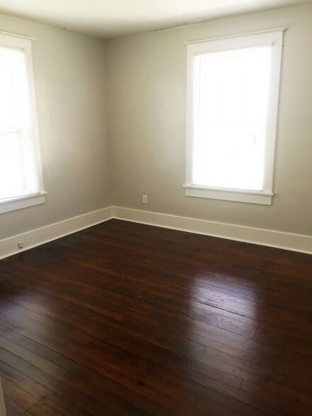 Building Photo - 1213-1215 Elizabeth Street