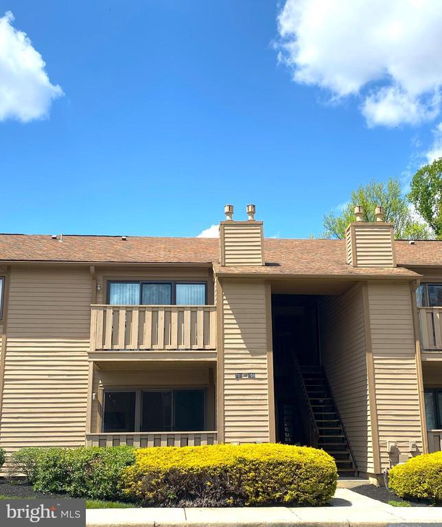 Building Photo - 705 Woodhollow Dr