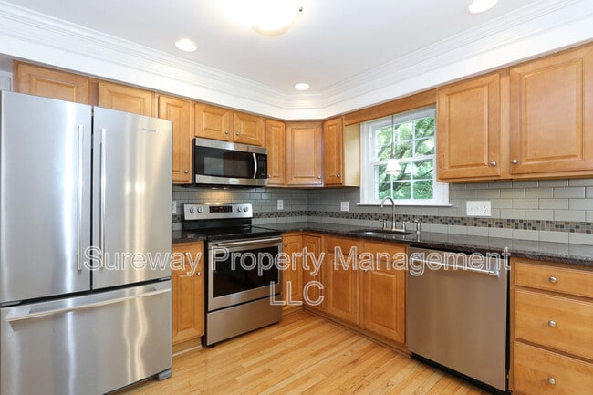 Building Photo - 276 Highland Ave