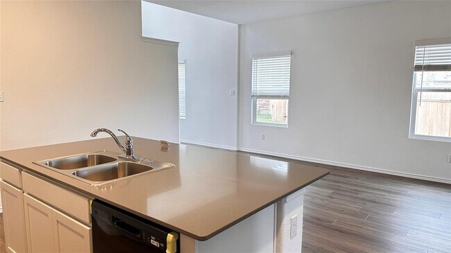 Building Photo - 113 Allegro Dr