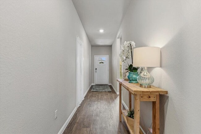 Building Photo - 112 Rainmaker Cv