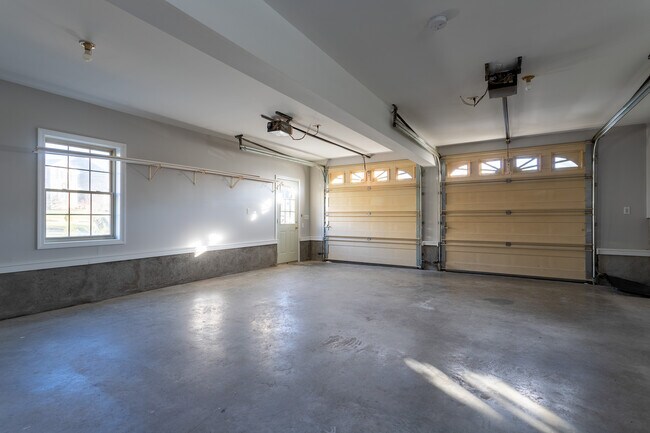 Building Photo - 4 Pheasant Ct