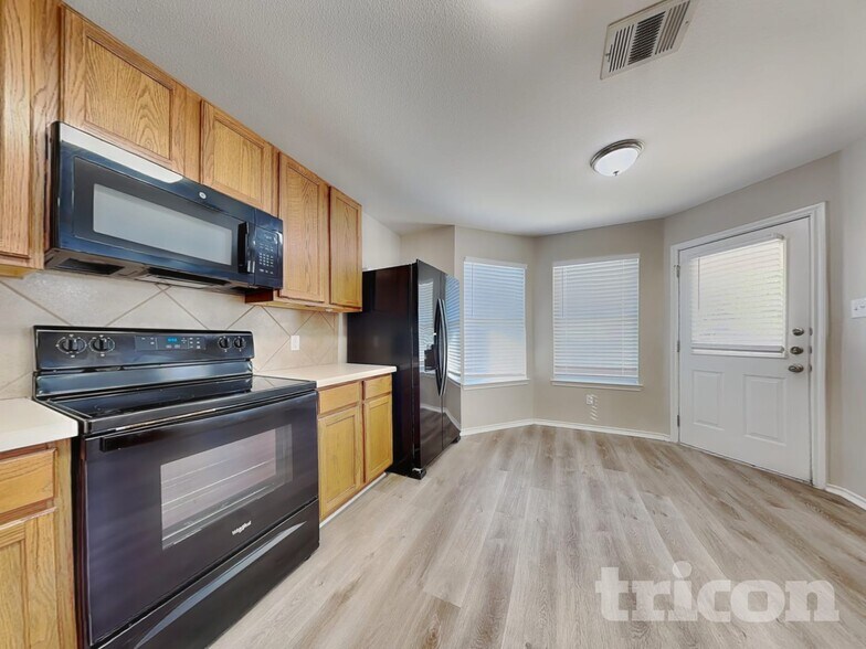 Building Photo - 201 Hereford St