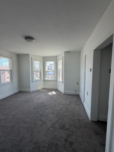 Building Photo - 1202 2nd Ave
