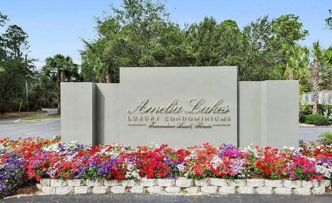 Building Photo - 2 Bed/2 Bath Condo, Gated security, Tons o...