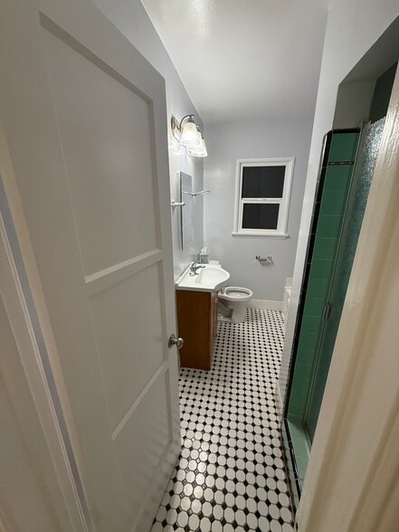 Bathroom - 846 N Sweetzer Ave
