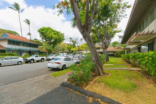 Building Photo - Tropic Garden Townhouse 2b1.5b1pkg
