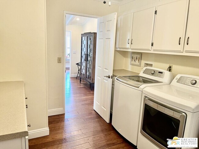 Building Photo - 73450 Country Club Dr