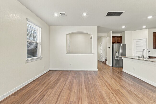 Building Photo - 24250 Prairie Glen Ln