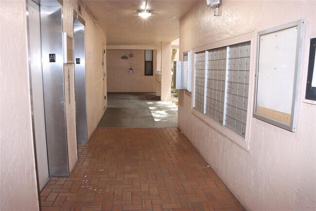 Building Photo - 6800 Cypress Rd