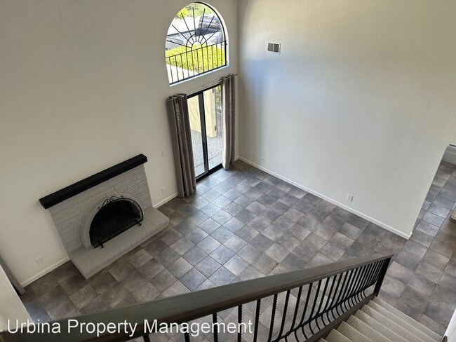 Building Photo - 3 br, 2 bath House - 810 Shady Oak Drive