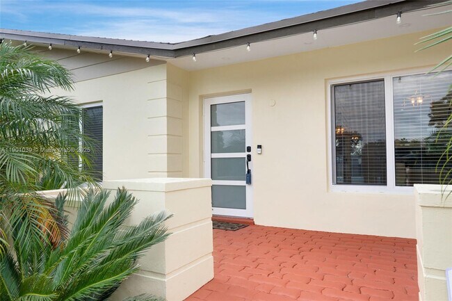 Building Photo - 10440 SW 126th Ave