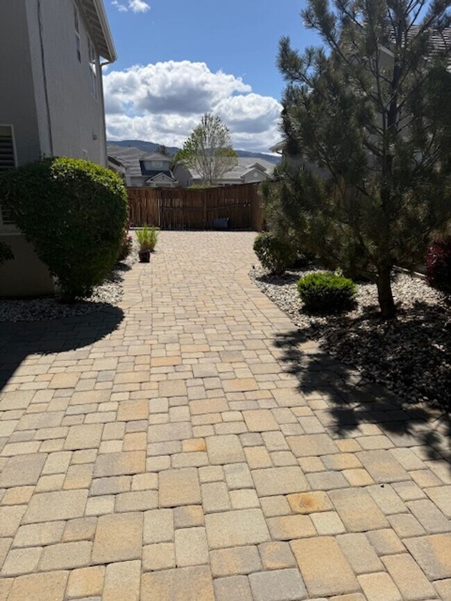 Building Photo - Damonte Ranch 2 story on Cul de Sac