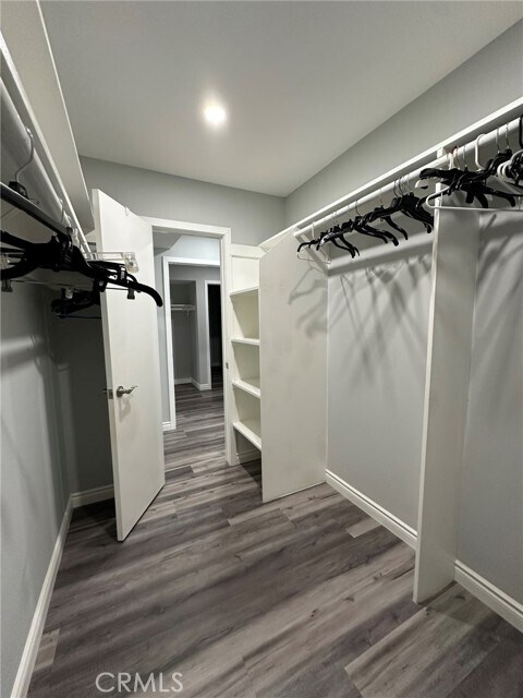 Building Photo - 1127 E Del Mar Blvd