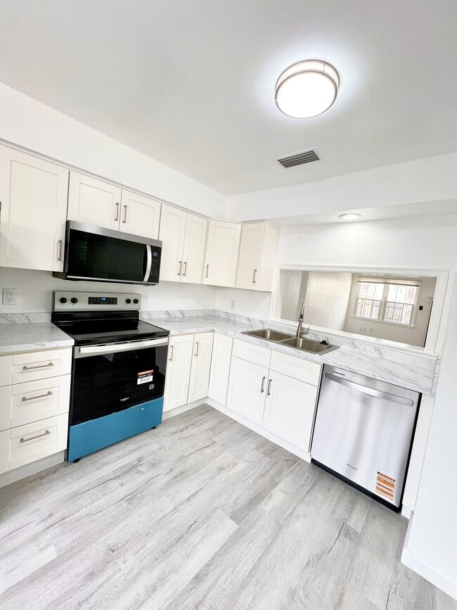 Building Photo - 5424 Scholarship Dr