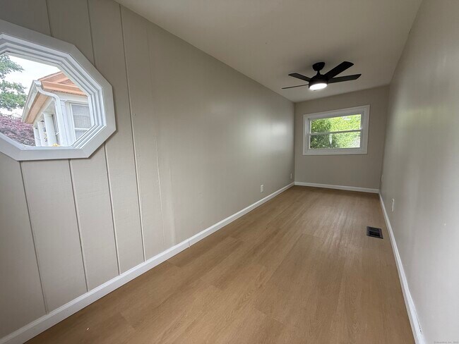 Building Photo - 111 Fort Hale Rd