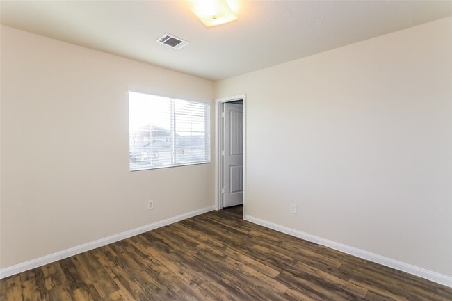 Building Photo - 18903 Venito Dr