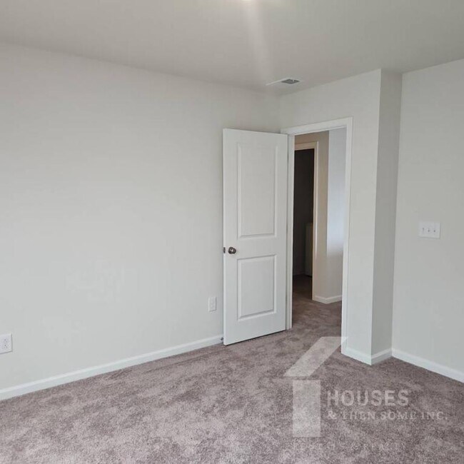 Building Photo - 338 Prosperity Ln