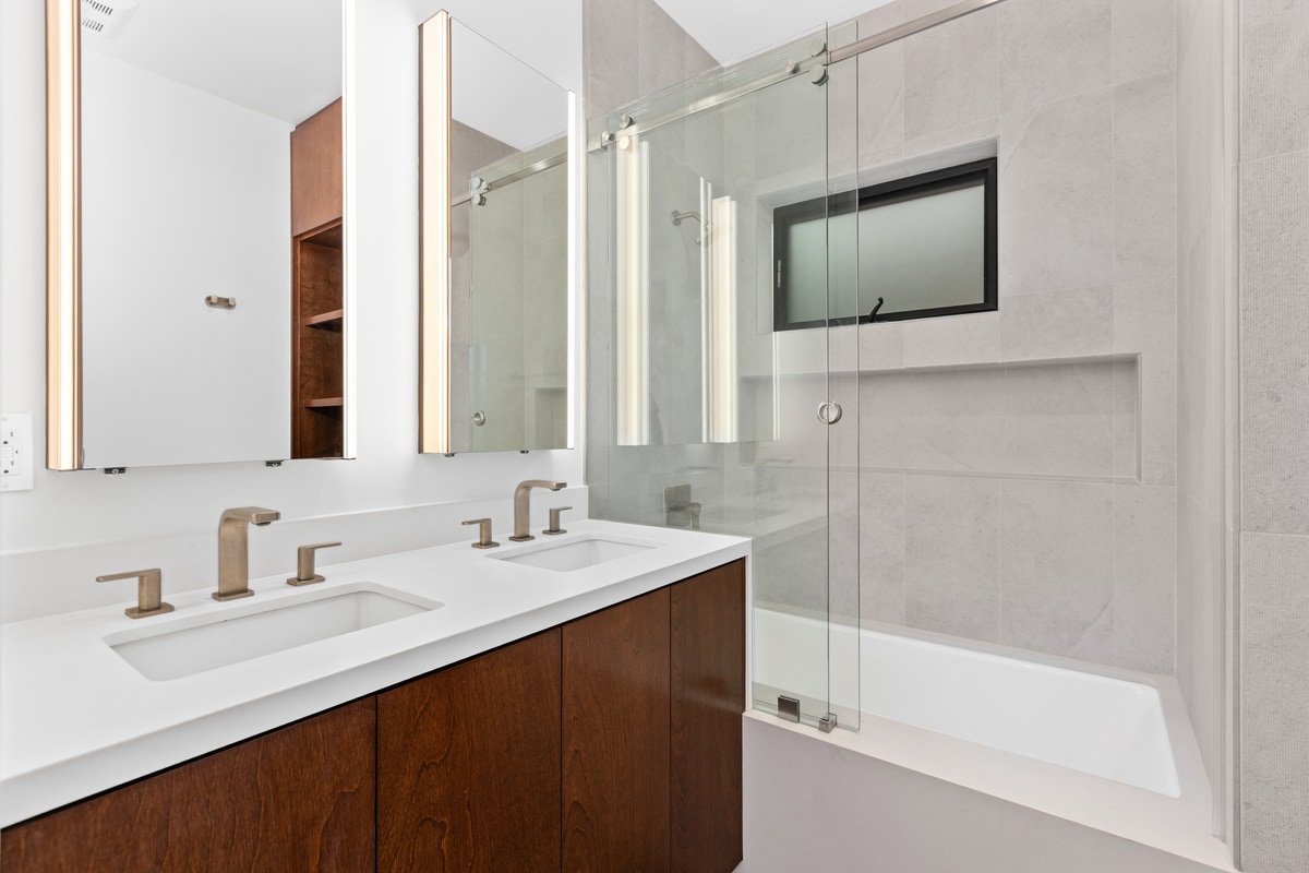 Bathroom #1 with dual sinks and spa shower/bath. - 4638 Del Monte Ave