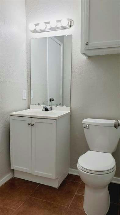 Building Photo - 209 Roberts Cir