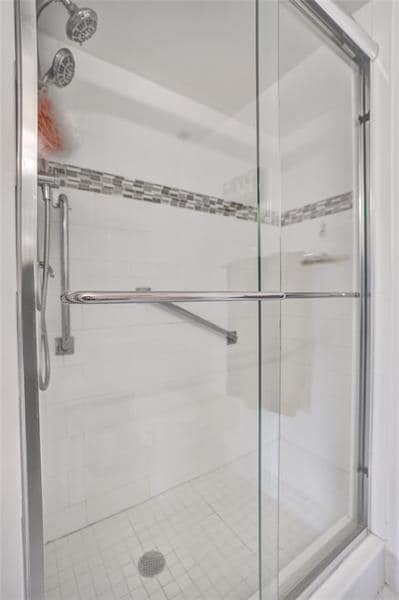 Building Photo - 1150 Hillsboro Mile