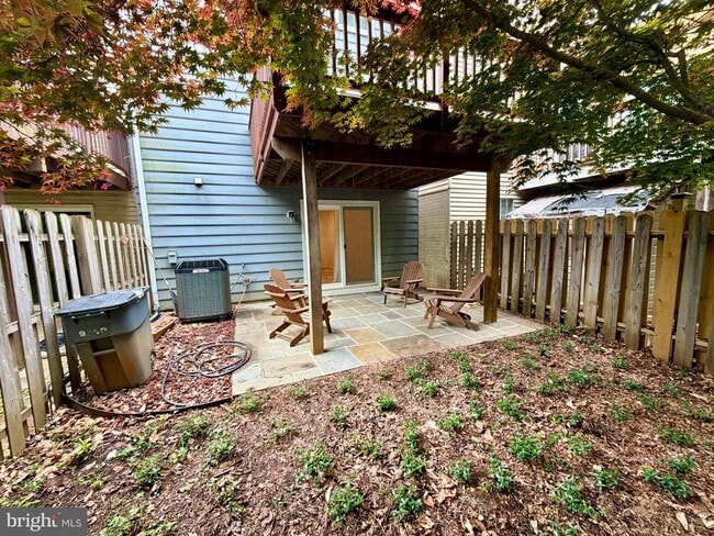 Building Photo - 9619 Glendower Ct
