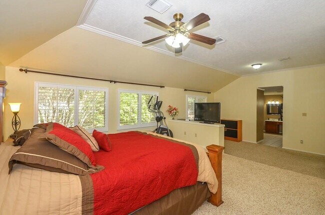 Building Photo - 20402 Avery Point Dr