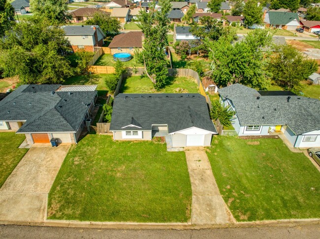Building Photo - 3 Bedroom 2 Bath home in Shawnee!