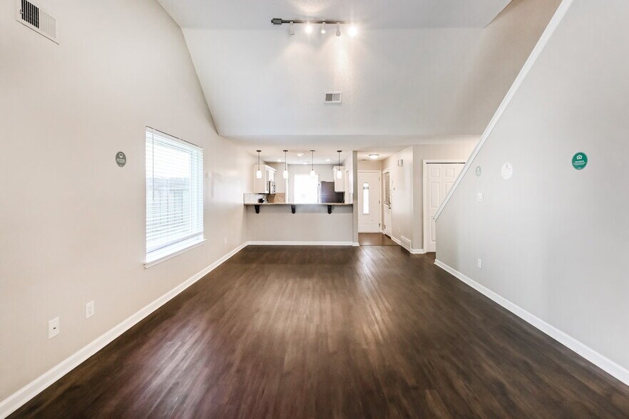 Building Photo - 277 Gaslight Cove