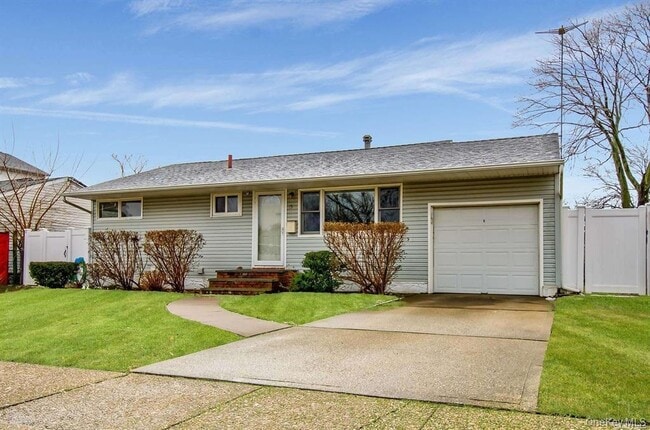 Building Photo - 15 Janet Dr