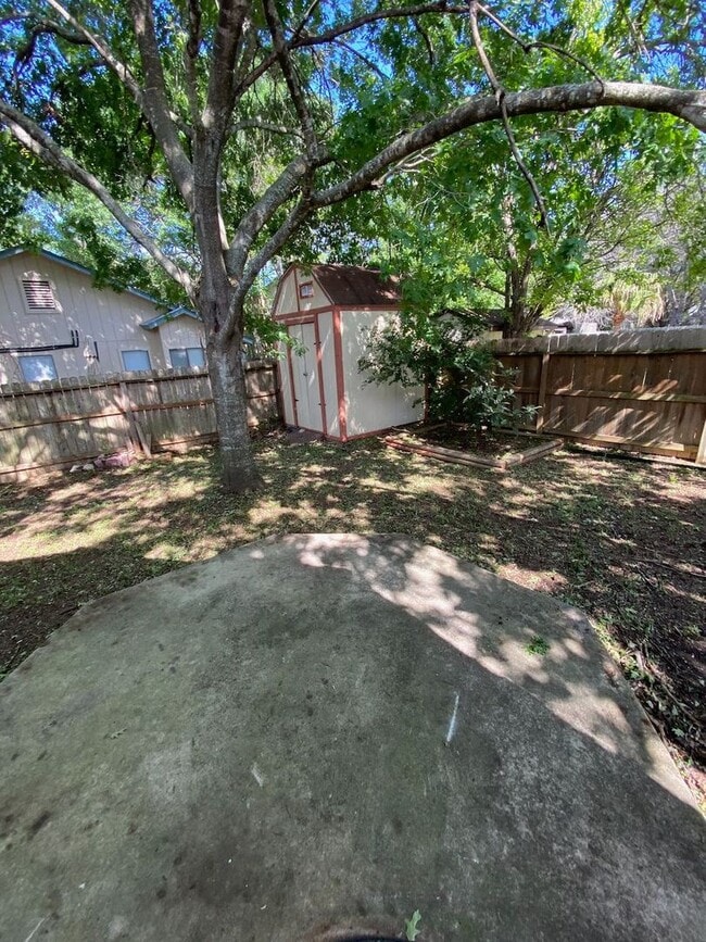 Building Photo - Northwest Crossing