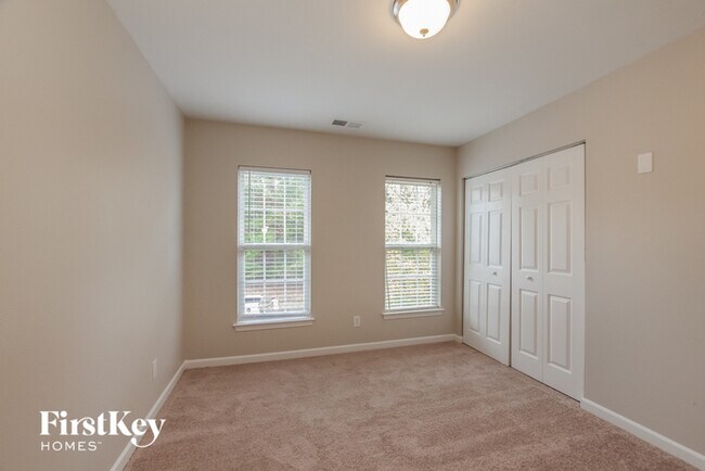 Building Photo - 6222 Gatesville Ln